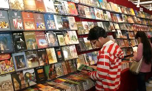 Books by Weight New and Pre Owned Books Expo 2014 by Butterfly Books at Shushilaben Ratilal Hall Ahmedabad