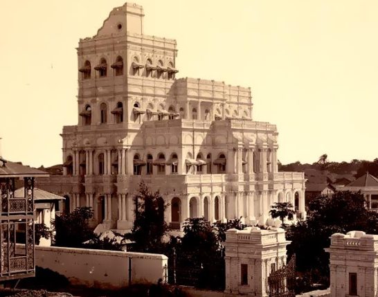 Nazarbaug Palace in Vadodara - History and Details of Nazarbaug Palace Baroda