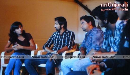 Dance Team in Gujarati Movie 2014 Sathiyo Chalyo Khodaldham