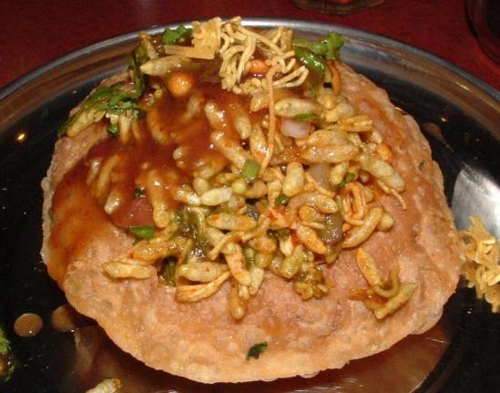 Famous “Pyarelal ni Kachori” in Vadodara Gujarat
