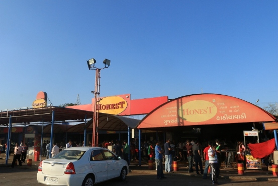 Hotels on Ahmedabad Rajkot Highway NH8 – Kathiyawadi Gujarati Restaurants Name List
