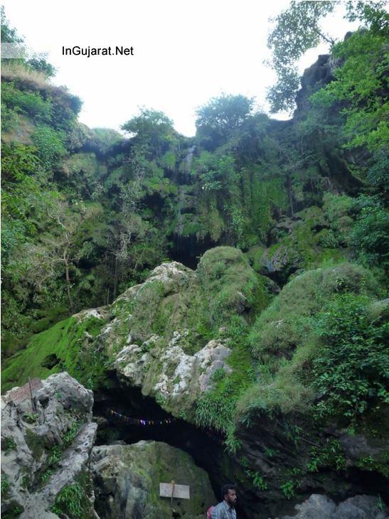 Hathni Waterfall Jambughoda Photos Images