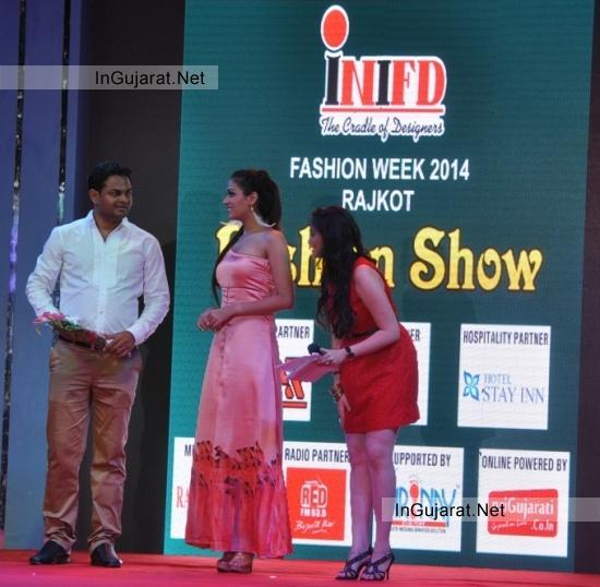 Himangini Singh Yadu Who Won The Miss Asia Pacific World visited Rajkot for INIFD Fashion Show 2014