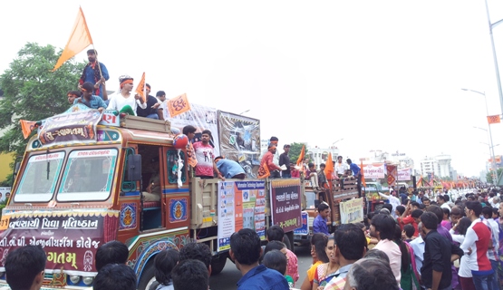 Rath Yatra in Rajkot Photos - Shri Krishna Janmashtami Rath Yatra Rajkot Gujarat Images Latest Pictures