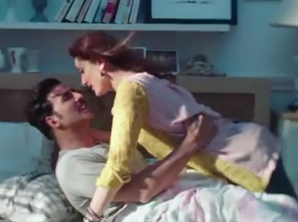 Akshay Kumar Kareena Kapoor Hot Pics in Teri Meri Kahaani Song of Gabbar Is Back