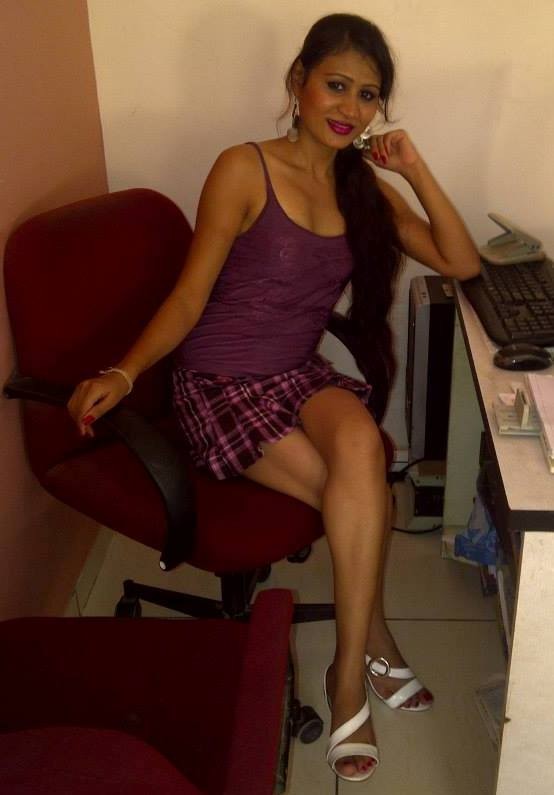 Nimisha Tadvi Hot Photos